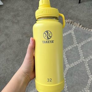 Takeya 32oz Water Jug